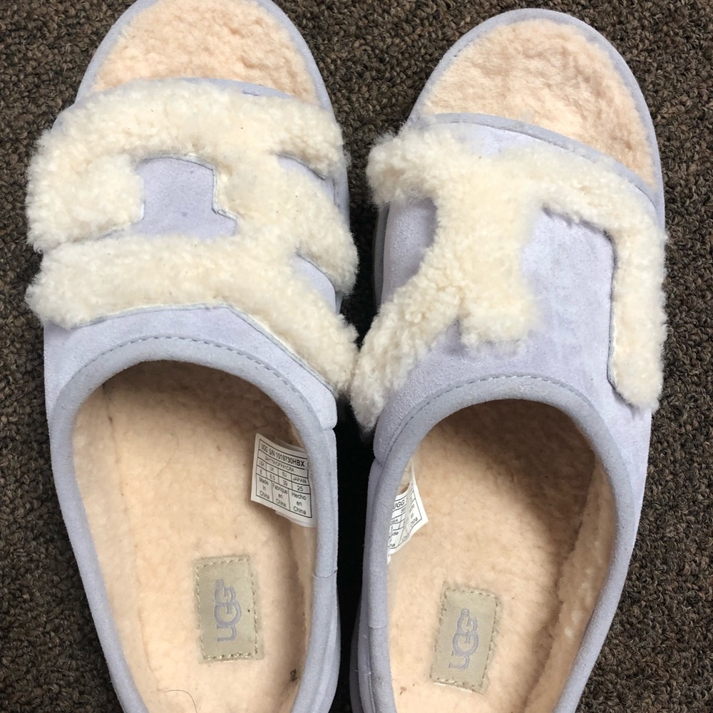 UGG slippers new with box
